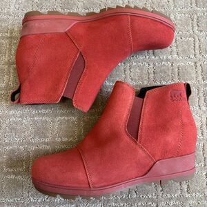 Sorel Evie Pull On Bootie Women's 9.5 Rust Red Waterproof Suede Wedge Ankle EUC